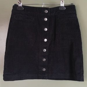 Aritzia Wilfred Free Black Karmen Corduroy Button Front Mini Skirt  Sz 6